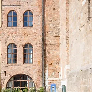https://casa-del-campanaro-centro-storico-di-lucca-dentro-le-mura.it-tuscanyhotel.com