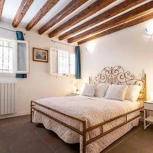 https://san-giacomo-pied-a-terre-house.hotelinveneto.com